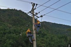 南方电网云南曲靖罗平供电局带电作业助力线路改造升级