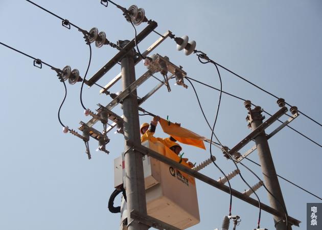 南方电网贵州遵义赤水供电局带电作业保供电优质服务暖人心