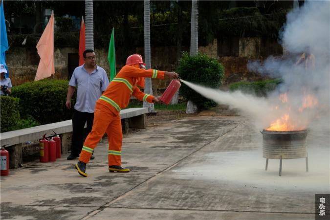 南方电网云南红河供电局举办消防演练提升应急处置能力