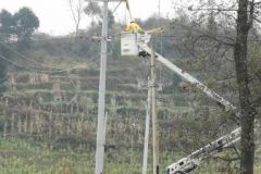 南方电网云南曲靖宣威供电局加快低电压改造 助力村民温暖度冬