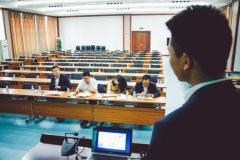 南方电网云南德宏供电局组织2017年入企员工见习期半年答辩考核
